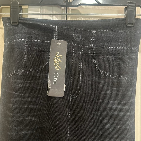 Legging pants new with tags .  Very soft and stretchy. - Picture 2 of 7